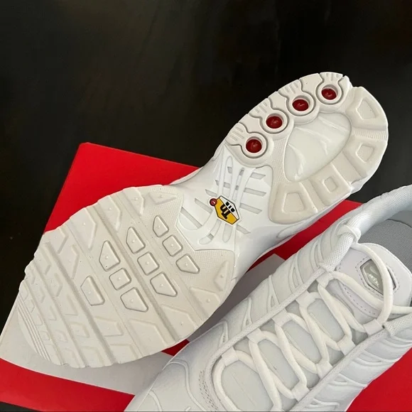 ✔️New✔️ NIKE Air Max Plus GS Triple White - Picture 5 of 10